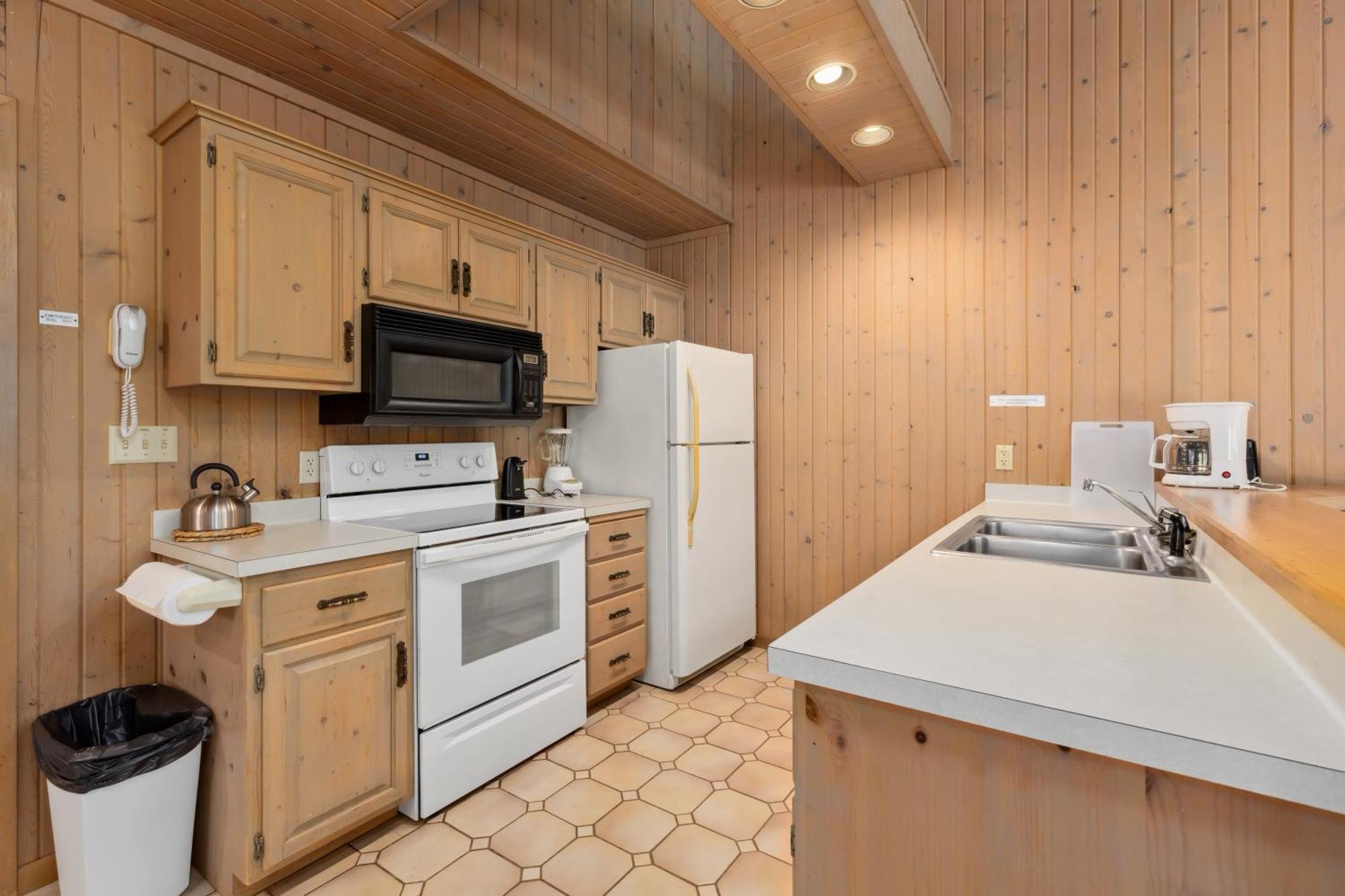 Causeway On Gull Resort Lake Shore Exterior foto
